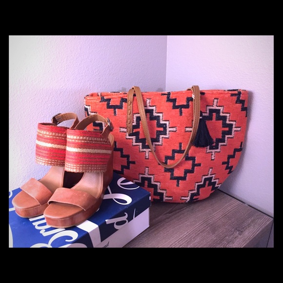 Lucky Brand Wooden Wedge Heel Aztec Embroidery 7.5