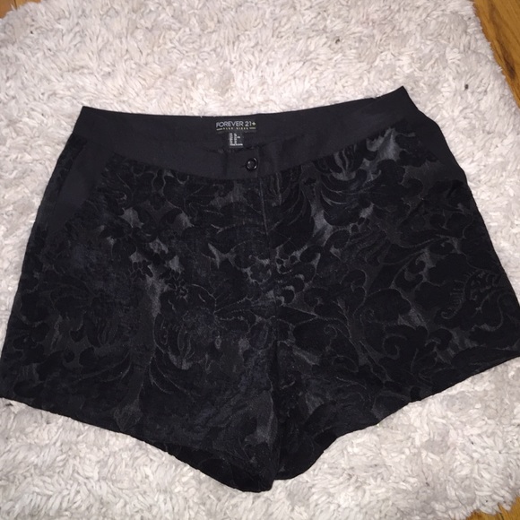 F21 shorts 🙆🏻
