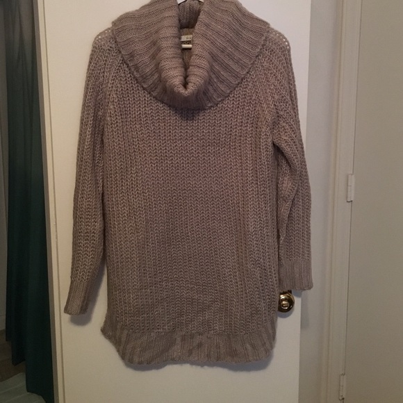 Oversized Grey Turtleneck