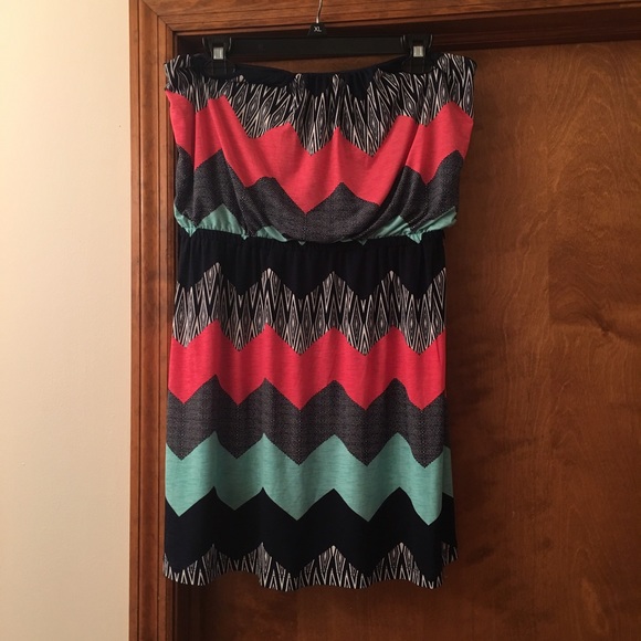 Strapless junior size chevron dress