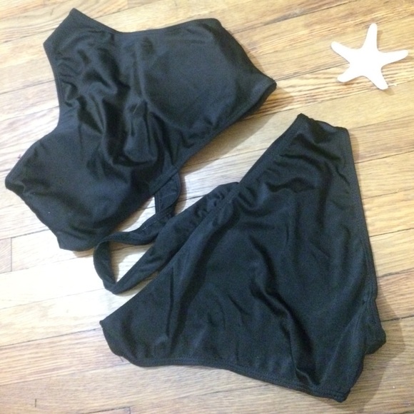 One Piece Monokini - Picture 4 of 4