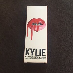 Kylie lip kit 22