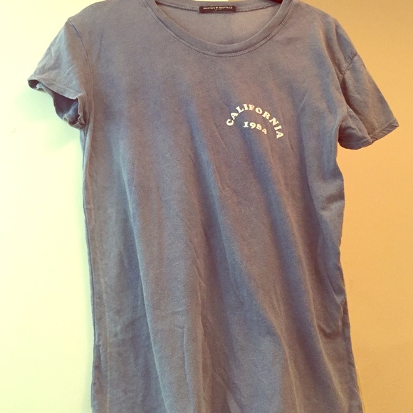 Brandy Melville Tops - Brandy Melville California tee