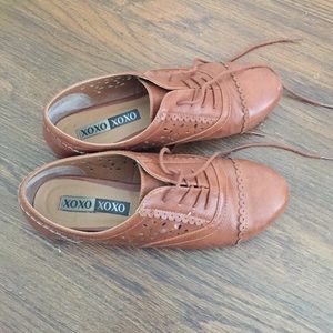 Camel lace up oxfords