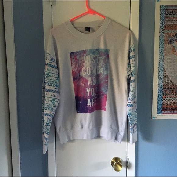 Sweatshirt - Picture 1 of 4