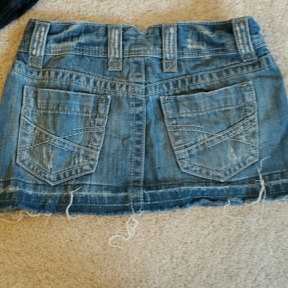2 Mini skirts - Picture 4 of 4
