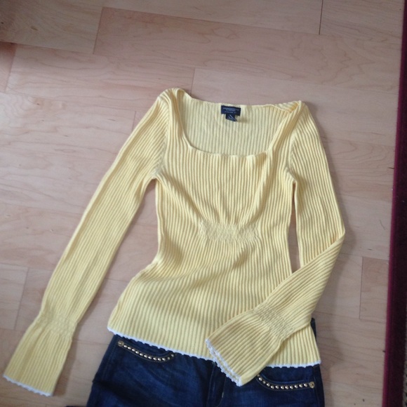 American Eagle Outfitters Sweater