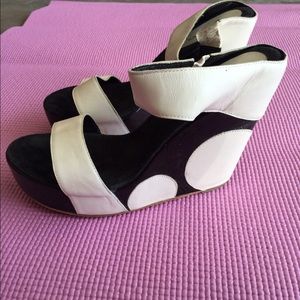 Black and White - Cindy Says - size 7