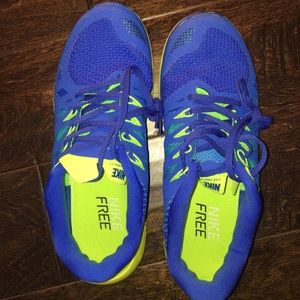 Brand new Nike shoes! Only wore them to try on!