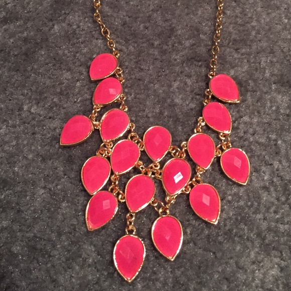 Necklace w/Earrings set