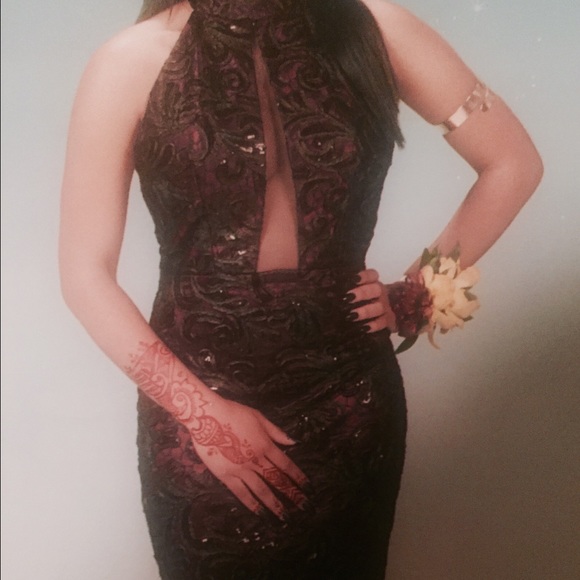 Perfect Wine/Black Lace Holiday gown - Picture 2 of 4