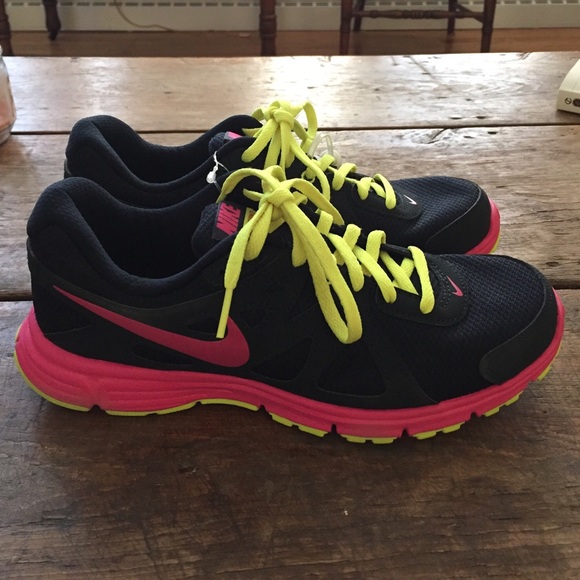 FINAL SALE💫NEW WITH TAG!! Nike shoes