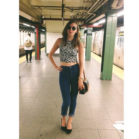 Meet your Posher, Reesa - Picture 2 of 3