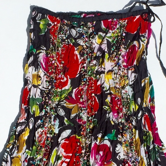 💐SALE!! Floral Embellished skirt💐