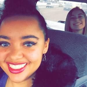 Meet your Posher, Michaela