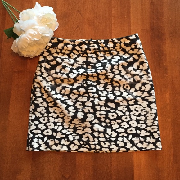 H&M Black and White Animal Print Skirt