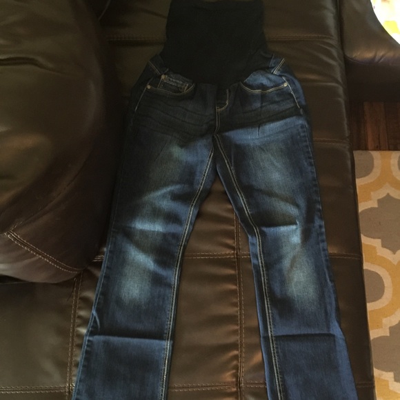 Jessica Simpson Maternity jeans