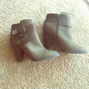 Brown booties with heel!