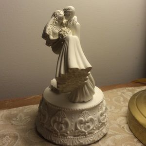 Wedding cake topper