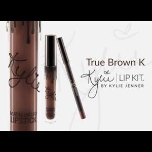 True Brown Lip kit