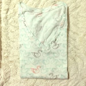 V-neck print tee