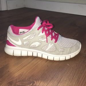 Nike Tennis Shoes