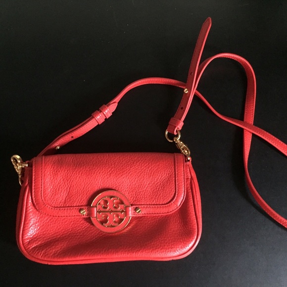 Tory Burch Small Amanda Cross Body!