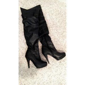 Thigh High Heeled Black Leather Boots!