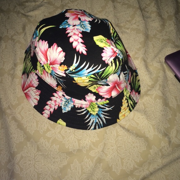 floral bucket hat - Picture 1 of 1