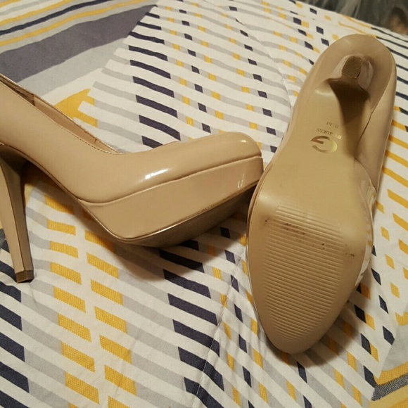 Pumps - Picture 2 of 4