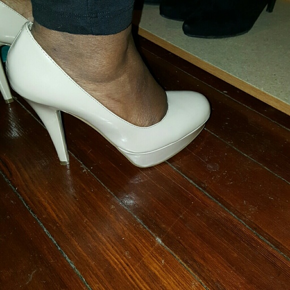 Pumps - Picture 3 of 4