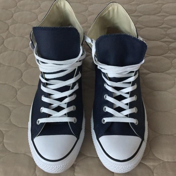 Men's Chuck Taylor Converse - Picture 2 of 4