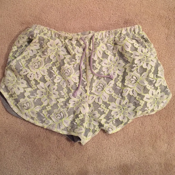 Lovers + Friends Pants - Lovers and friends baggy shorts size small
