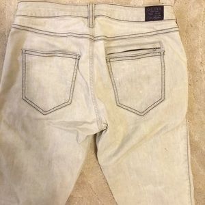 GUESS JEANS -white washed but kind of grey size 27