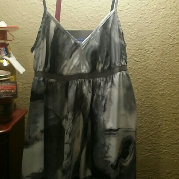 Dress - Picture 2 of 3