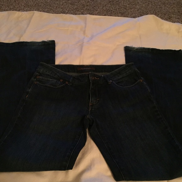 Limited jeans