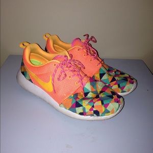 NIKE unique roshe shoes