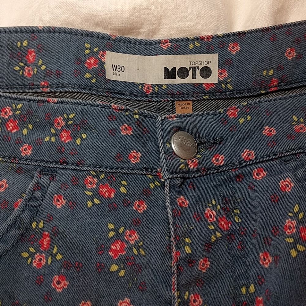 ⭐️LAST CHANCE⭐️ Topshop Moto Shorts - Picture 4 of 4