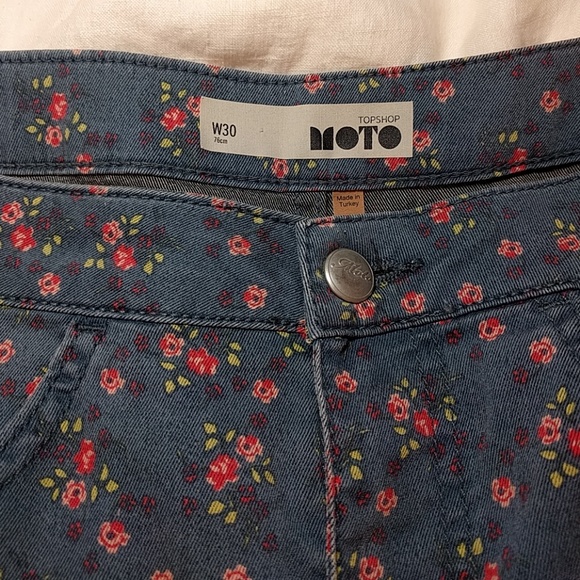 ⭐️LAST CHANCE⭐️ Topshop Moto Shorts - Picture 4 of 4