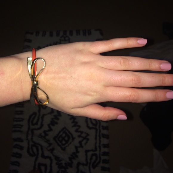 🚨FINAL PRICE🚨 Gold and Pink Bow Bracelet