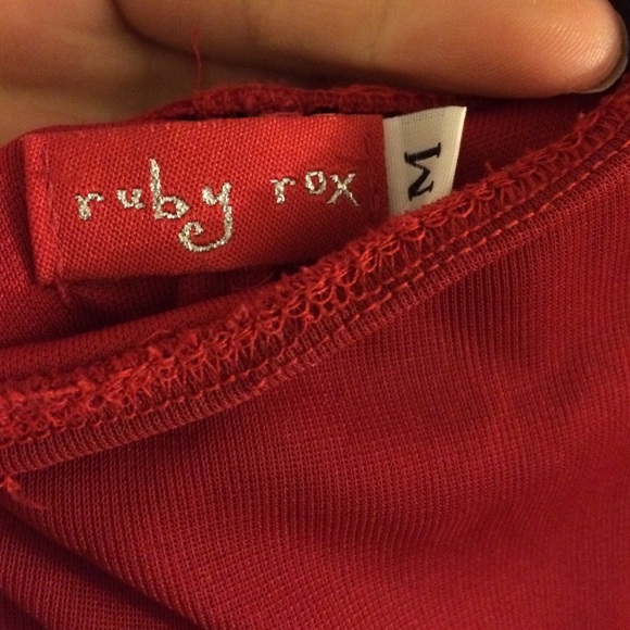 Red Dress - Picture 3 of 4