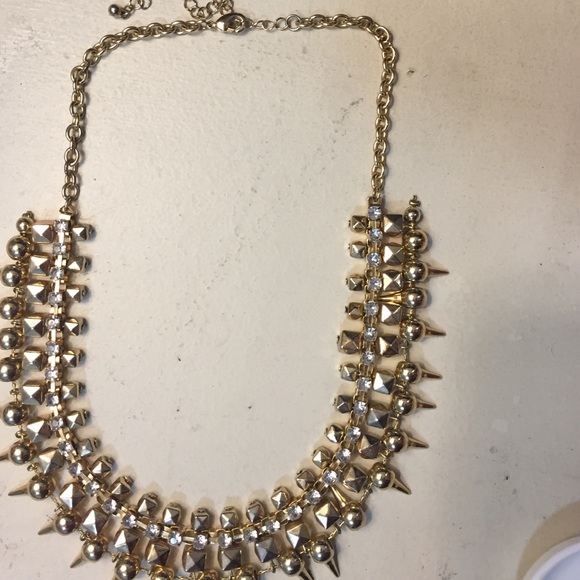 Gold fashion necklace