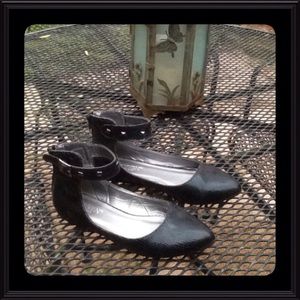 Leuven Alexander Black Flats