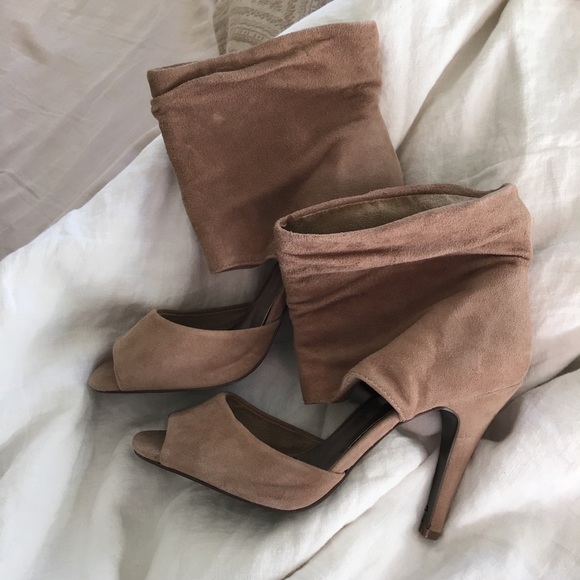 Steve Madden Shoes - NWOT Suede Steve Madden Booties