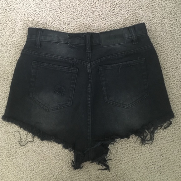 Unif high waisted shorts- Taryn - Picture 2 of 4