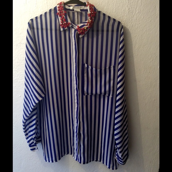 long button down shirt with beaded collar - Picture 1 of 3