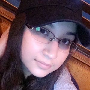 Meet your Posher, Vanessa