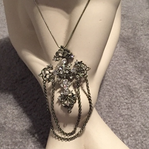 Antique style cross necklace