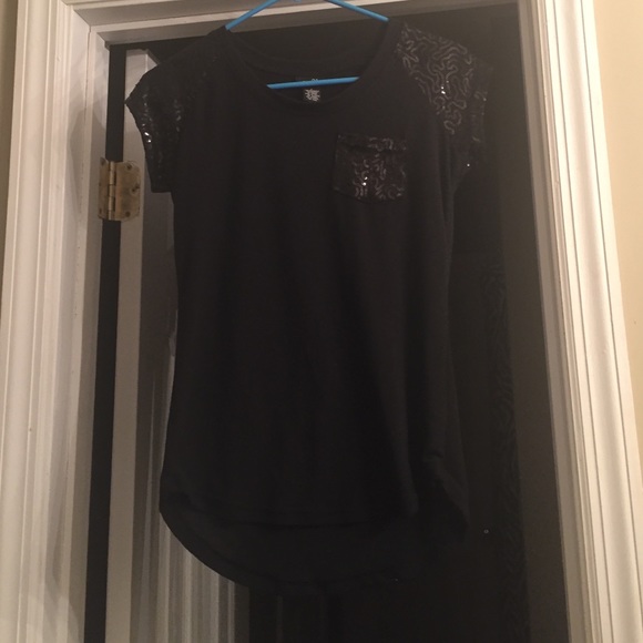 Rue 21 pocket tee