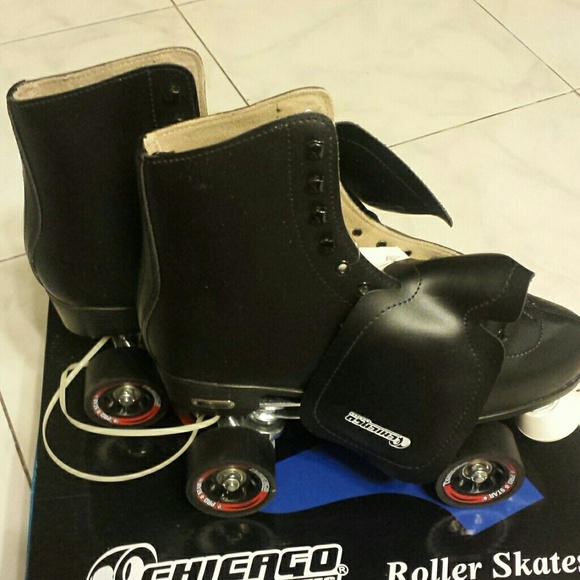 Mens rollerskates